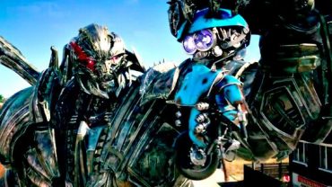 Megatron Yeni Transformers: The Last Knight Fragmanıyla Geri Döndü